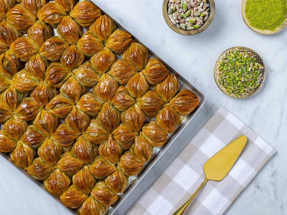 Midye Baklava with Pistachio on a Tray - 1